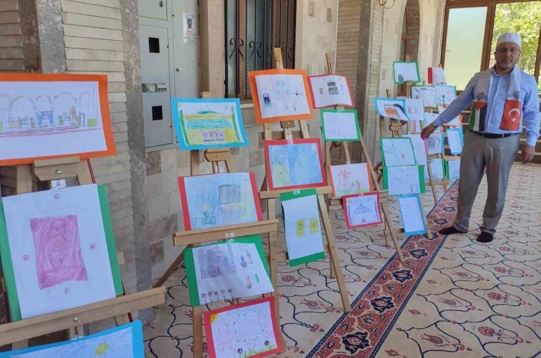 Denizli’de ‘Gözümün Nuru Namaz’ yarışmasında çocuklar ödüllerine kavuştu