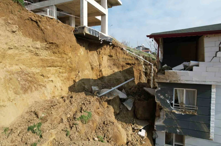 Denizli’de komşu binaları çökme noktasına getiren kazı kaçak çıktı