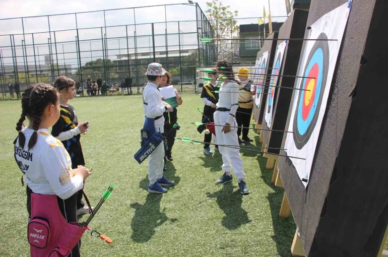 Denizli’de okçular 23 Nisan için yarıştı 