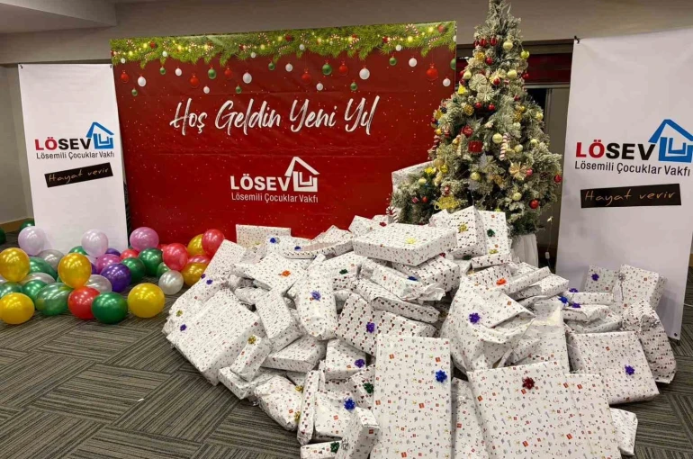 Denizlili Lösemi tedavisi gören çocukların yeni yıl hayalleri gerçeğe dönüşüyor