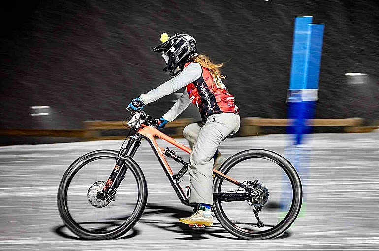 Denizlili sporcu Snow Bike Türkiye Şampiyonası’na damga vurdu