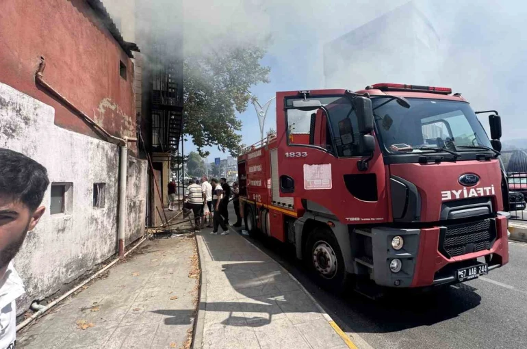Depoda çıkan yangın korkuttu