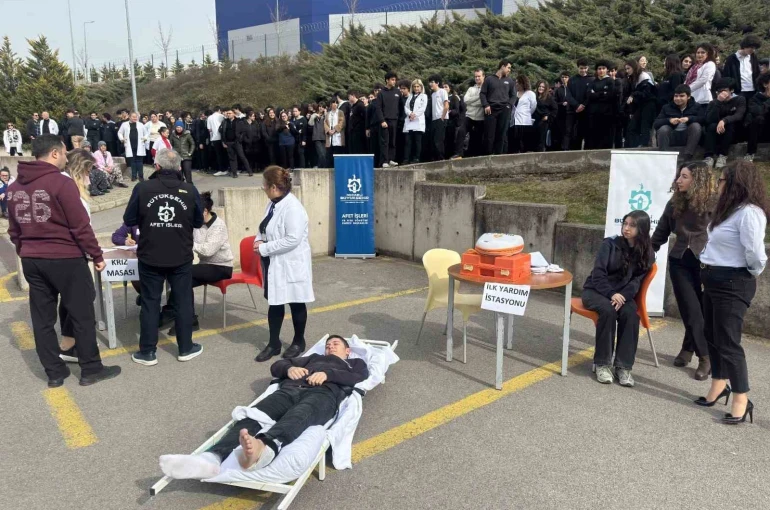 Deprem Haftası etkinlikleriyle 2 bin 700 kişiye afet bilinci aşılandı 