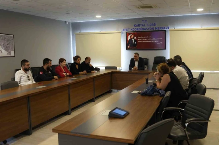 Deprem sonrası Kartal’da acil değerlendirme 