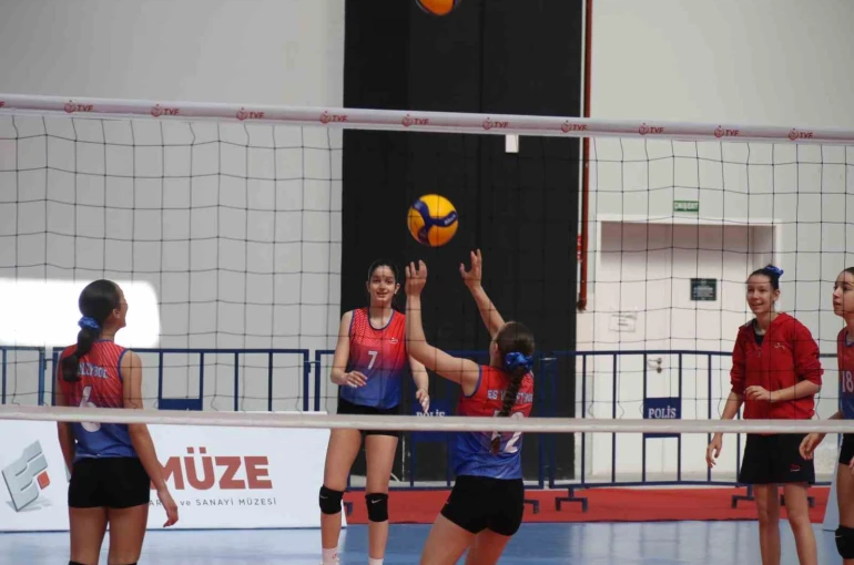 Depremde hayatını kaybeden Eskişehirli voleybolcunun ismi sezona verildi