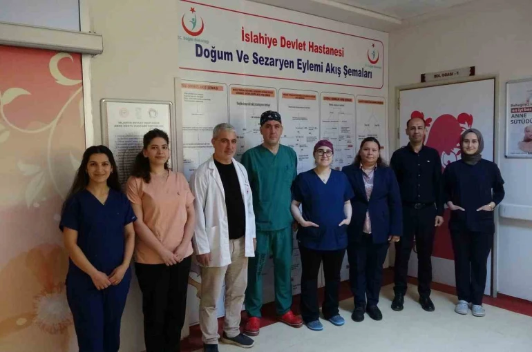 Depremlerde ayakta kalan hastane sağlık üssüne dönüştü 