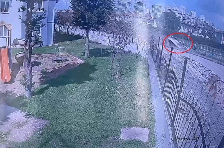 Dereye uçan kamyonetin sürücüsüne dakikalarca kalp masajı yapıldı 