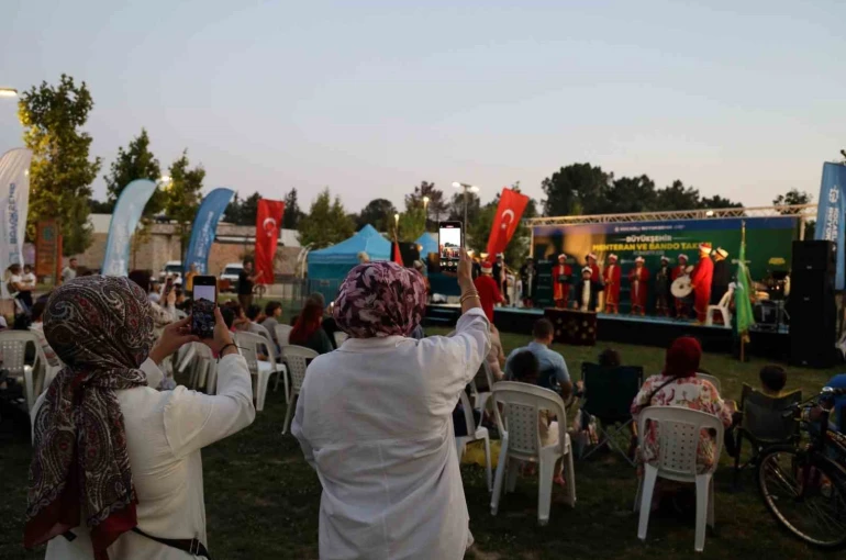 Derince’de tarihi ve nostaljik konser