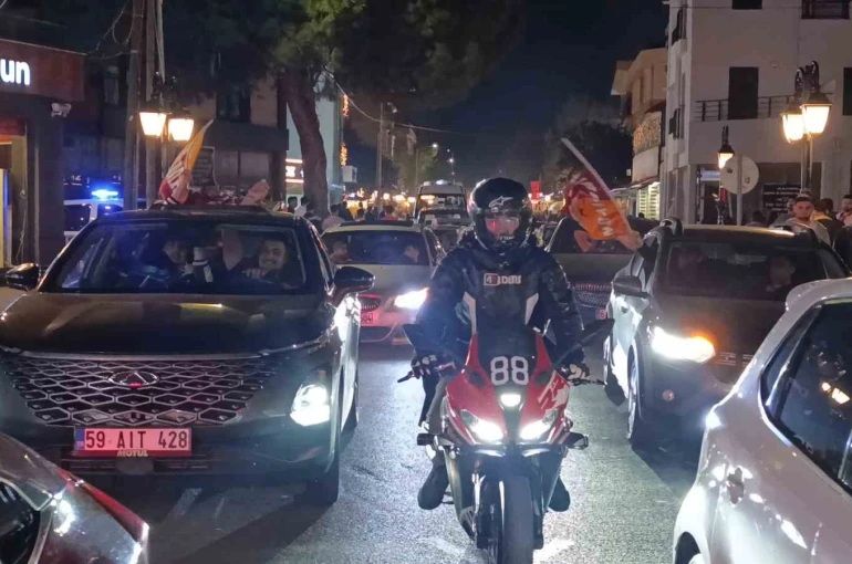 Dev derbide Galatasaray galip geldi, Tekirdağ’da taraftarlar sokaklara döküldü 