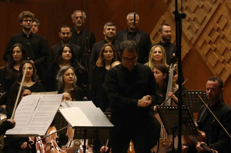 Devlet Çoksesli Korosu 90’ıncı yaşını kutlayan Arvo Part’in İstanbul’a özel bestelediği eseri sanatseverlerle buluşturdu 