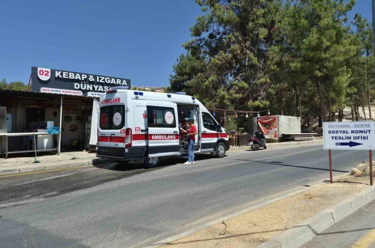 Devrilen motosikletteki 2 kişi yaralandı 