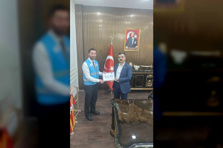Dicle Kaymakamı Atış’tan Türkiye Diyanet Vakfına kurban bağışı 