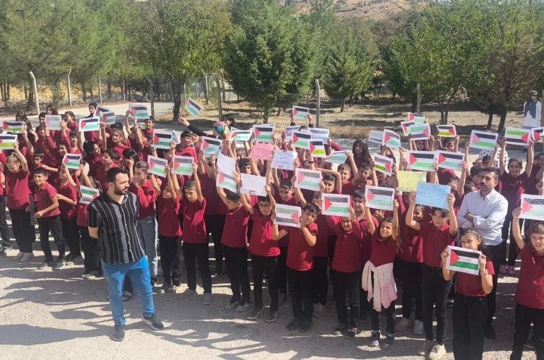 Dicle’de öğrencilerden Gazze’ye destek çalışması 