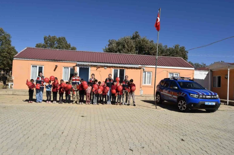 Dicle’de öğrencilere Jandarmadan tanıtım 