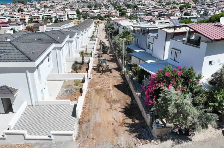 Didim Belediyesi Akbük’te yol yapım çalışmalarını genişletiyor