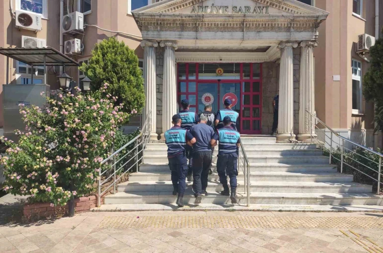 Didim’de 16 düzensiz göçmen yakalandı, 2 organizatör tutuklandı 