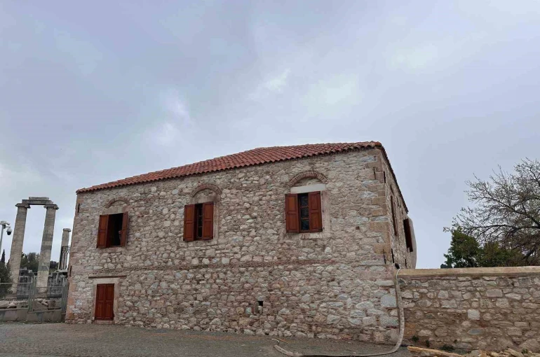 Didim’de restorasyonu tamamlanan bina, Turizm Lisesi’ne devredildi 