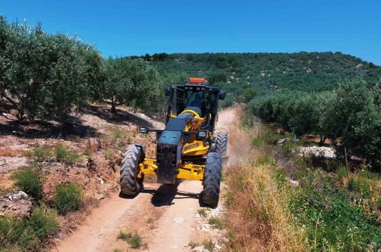 Didim’de yol çalışmaları sürüyor 