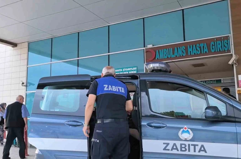 Direksiyon başında kalp krizi geçiren sürücüyü zabıtalar kurtardı