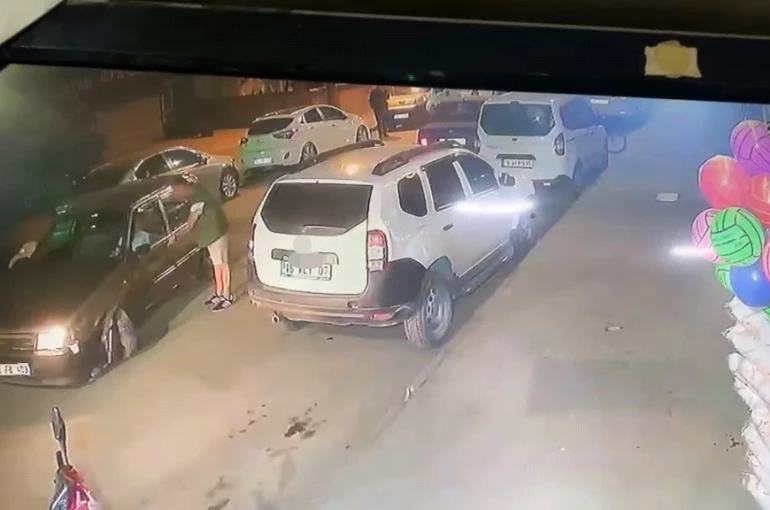 Direksiyon başında kalp krizi geçirince kaza yaptı: Kalbi duran sürücüye 112 ekipleri müdahale etti 