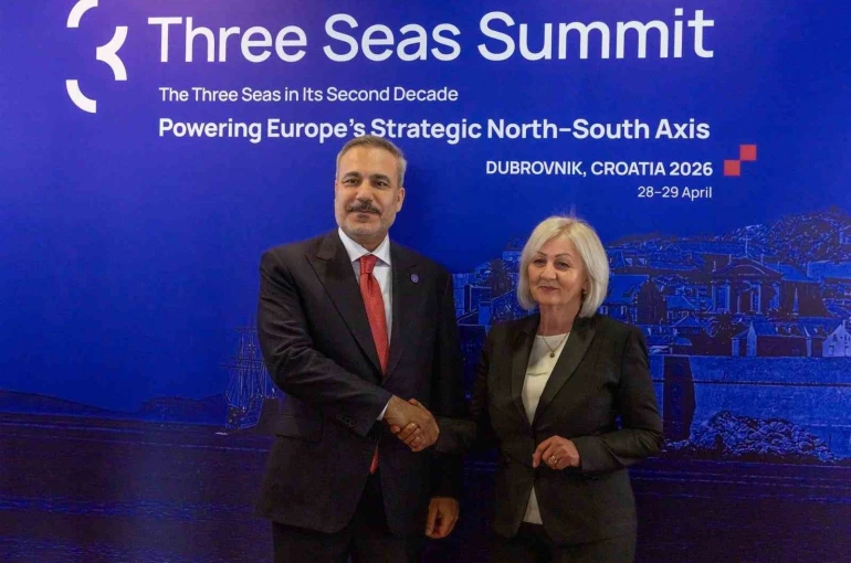 Dışişleri Bakanı Fidan, Bosna-Hersek Bakanlar Konseyi Başkanı Kristo ile bir araya geldi 