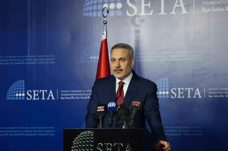 Dışişleri Bakanı Fidan: "Elinizdeki silahlı unsurlar Suriye yönetiminin emrine girmek zorundadır"