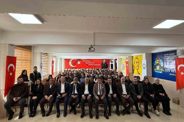 Diyadin’de "Bir bilenle bilge nesil" projesi öğrencilerle buluştu