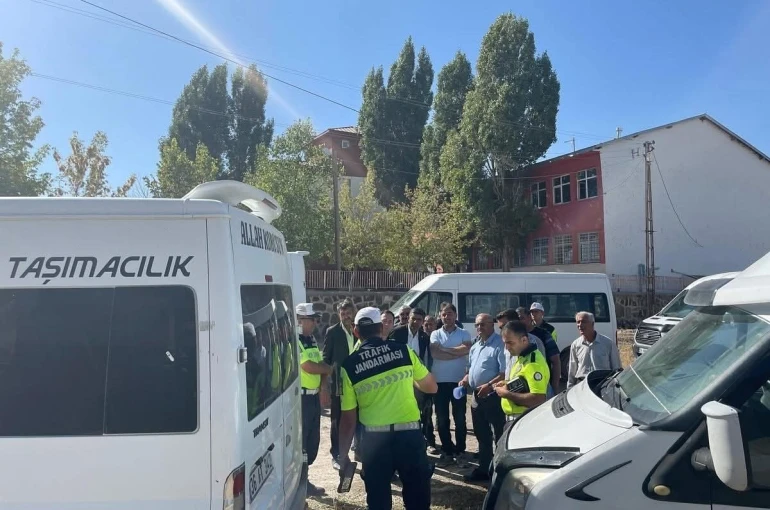Diyadin’de okul servis araçları ve sürücüler denetlendi