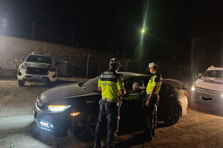 Diyadin’de trafik denetimlerinde 28 araca 260 bin 750 lira ceza