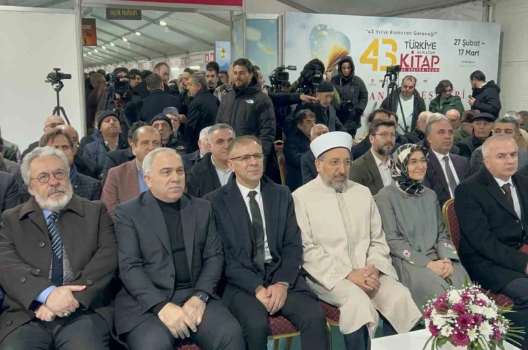 Diyanet İşleri Başkanı Arpaguş: "Yeryüzünde kitabın serüveni ilahi hitapla başlamıştır. İnsanlığı kitap ile tanıştıranlar da bu ilahi hitabın muhatabı olan peygamberlerdir"