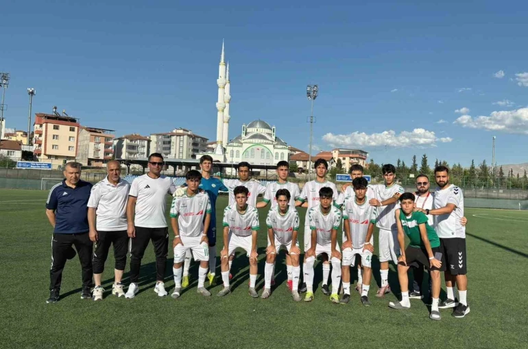 Diyarbakır DSi Spor U15 takımı Türkiye’nin en iyi 4 takımı arasında 