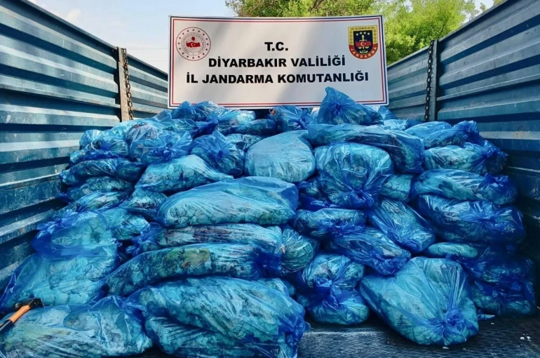 Diyarbakır’da 3 ton hayvansal iç yağ ele geçirildi 