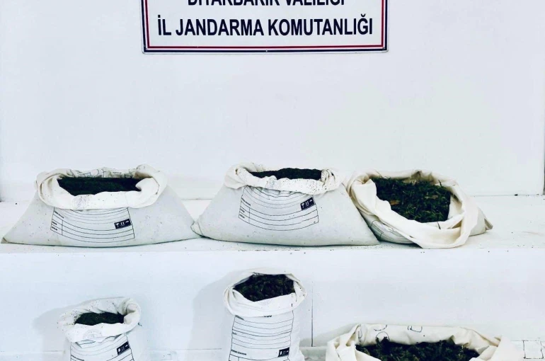 Diyarbakır’da 98 kilo uyuşturucu ele geçirildi