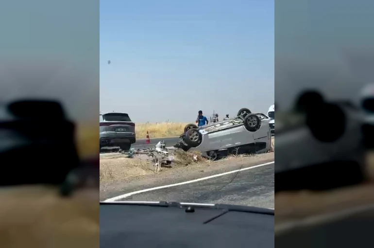 Diyarbakır’da iki otomobil çarpıştı: 9 yaralı 