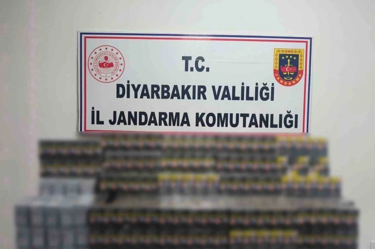 Diyarbakır’da kaçakçılık operasyonları: 10 bin dolu makaron, 3 bin paket sigara ele geçirildi 