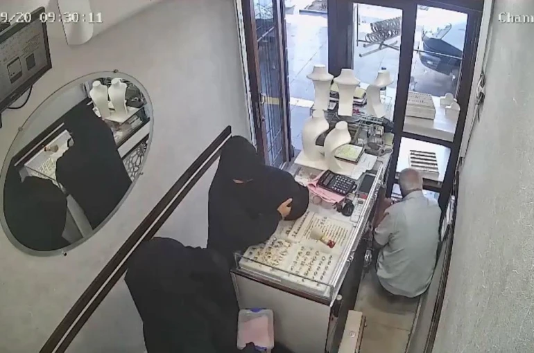 Diyarbakır’da kadınlar kuyumcudan 2,5 kilo altın çaldı 