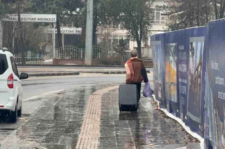 Diyarbakır’da kar yağışı yeniden başladı