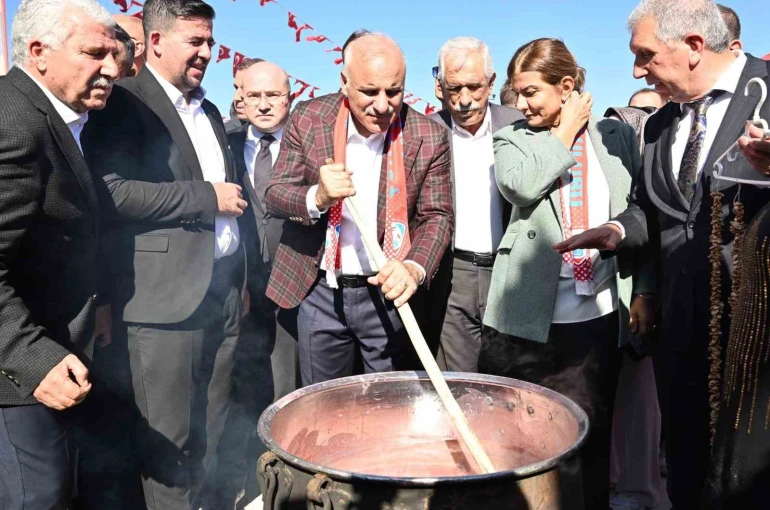 Diyarbakır’da "Kral Yolu Yürüyüşü, Bağ Bozumu ve Nar Festivali’’ 