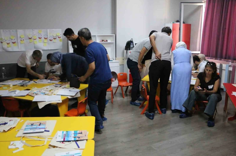 Diyarbakır’da öğretmenlerin mesleki gelişimine katkı sağlayan eğitimler devam ediyor 