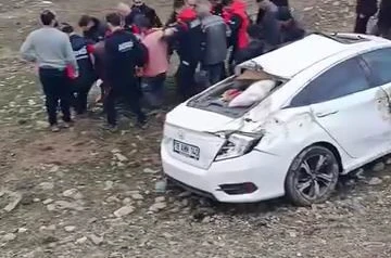 Diyarbakır’da otomobil yoldan çıktı: 1 yaralı