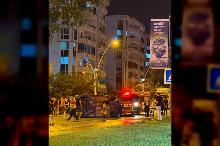 Diyarbakır’da otomobiller çarpıştı: 3 yaralı 