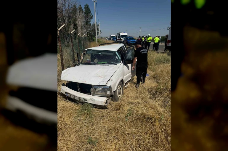 Diyarbakır’da pikap yoldan çıkıp takla attı: 7 yaralı 