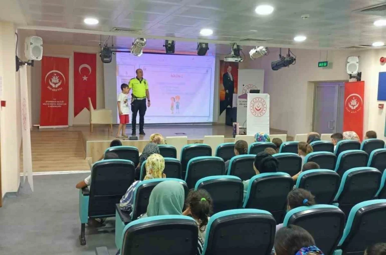 Diyarbakır’da trafik polislerinden öğrencilere trafik eğitimi 
