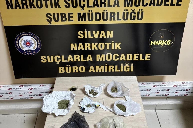 Diyarbakır’da uyuşturucu tacirlerine darbe