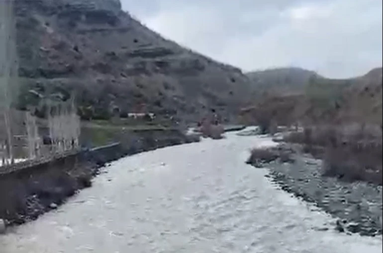 Diyarbakır’da yağışların ardından Şakirhan Çayı yeniden hayat buldu 