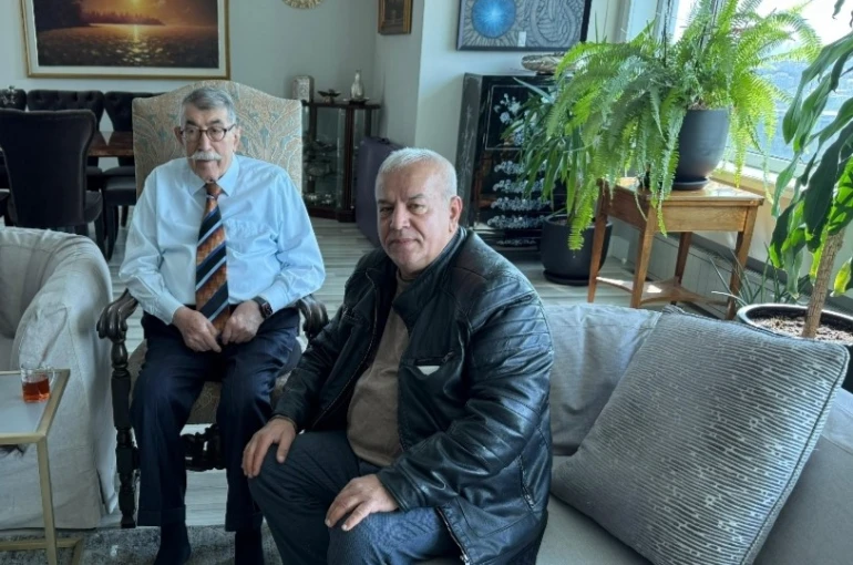 Diyarbakır’ın Derman Babasından eski Bakan Aksu’ya vefa ziyareti 