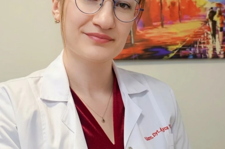 Diyetisyen Ayca Yılmaz Kaya: "Ramazan sonrası normal beslenme düzenine kademeli bir geçiş yapmalısınız" 