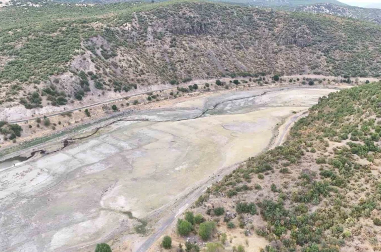 Doğanözü Barajı’nda su seviyesi alarm veriyor 