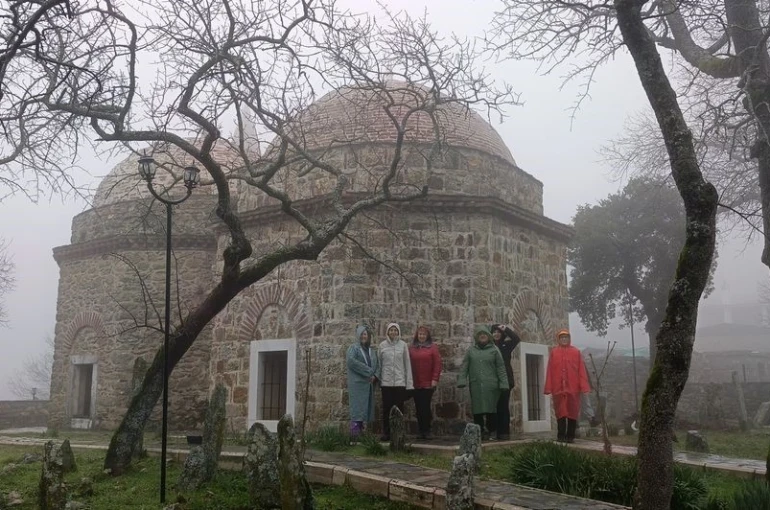 Doğaseverler, Milas’ın tarihi yerlerini gezdi 