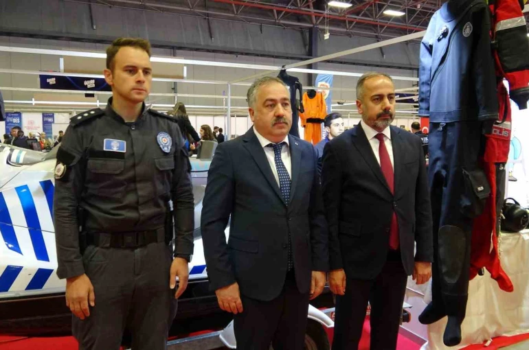 Doğu Anadolu Kariyer Fuarı’na yoğun ilgi 
